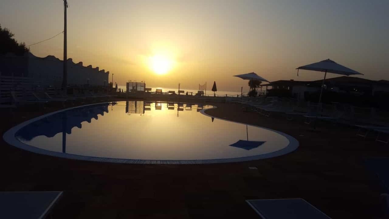 Villaggio Residence Emmesse Zambrone Buitenkant foto