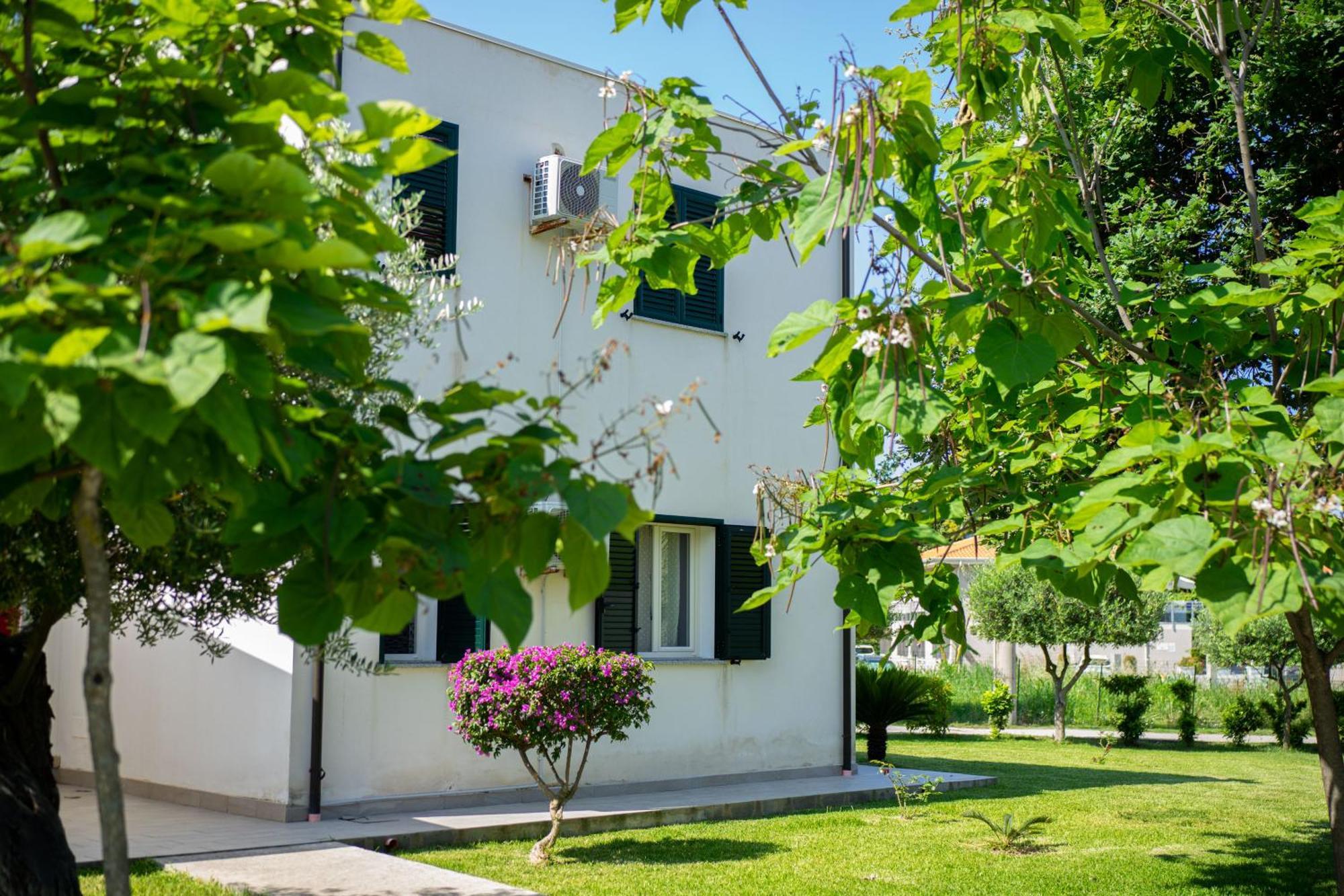 Villaggio Residence Emmesse Zambrone Buitenkant foto